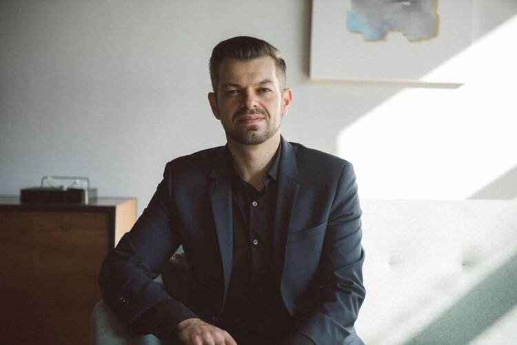 Simon Gamache quitte la direction générale de Fierté Montréal