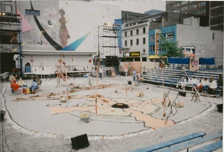 40-ans-de-creation-theatrale-autochtone-lexpo-yawenda-illumine-montreal - Quebecoscope - L'Actualité Montréalaise 🎭 YAWENDA’ : 40 ans de théâtre autochtone s’exposent au cœur de Montréal, entre mémoire, guérison et création contemporaine. #YAWENDA #Montréal #CultureAutochtone