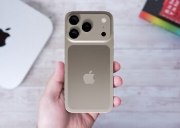 📱 Apple dépasse les 2000$ avec son nouvel iPhone 17 Pro Max! Découvrez les détails de ce smartphone premium. #Techno