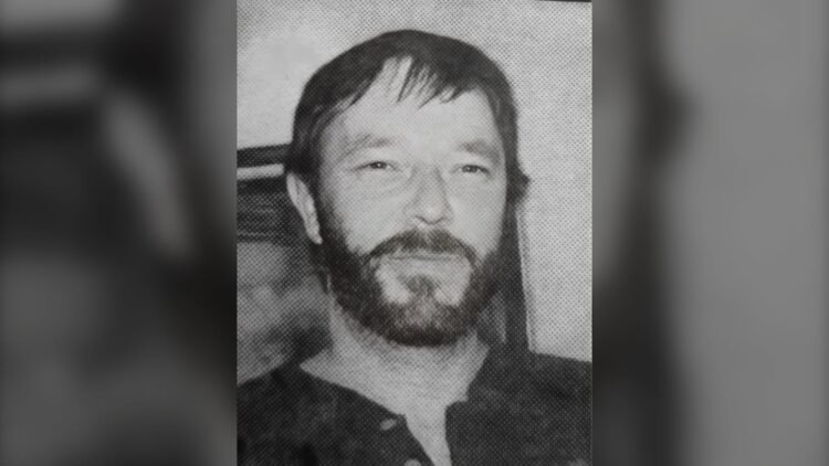 Arrestation dans un cold case de 2000 une femme accusée du meurtre dun gagnant à la loterie - Quebecoscope - L'Actualité Montréalaise Arrestation dans un cold case de 2000 : une femme accusée du meurtre d'un gagnant à la loterie. La SQ perquisitionne deux domiciles à Trois-Rivières.