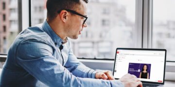 📊🎥 Une révolution dans la gestion de patrimoine : Croesus lance Vidia, des vidéos personnalisées propulsées par l’IA pour transformer la relation client. 👇 #Croesus #IA #Finance #Innovation #Montréal