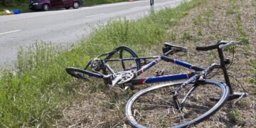 Drame ce matin sur Décarie : un cycliste entre la vie et la mort après une collision. #Montréal #Infos