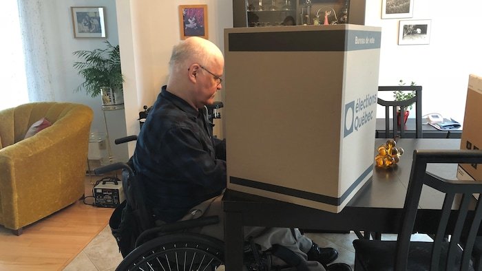 Élections municipales Montréal étend le vote à domicile pour les personnes à mobilité réduite - Quebecoscope - L'Actualité Montréalaise Montréal étend le vote à domicile pour les élections municipales. Les personnes à mobilité réduite peuvent faire leur demande jusqu'au 16 octobre.