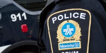 🚨 Tragédie à Lachine : une femme de 57 ans est décédée après avoir été percutée dans un délit de fuite vendredi soir. Le SPVM enquête pour retrouver le conducteur. ➡️ Tous les détails dans le premier commentaire ! #Montréal #Lachine #SPVM