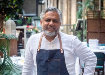 🔥 Préparez vos papilles : le curry le plus épicé du monde débarque à Montréal avec le chef Vivek Singh! ➡️ Tous les détails dans le premier commentaire ! #Montréal #CuisineÉpicée #BollywoodBurner
