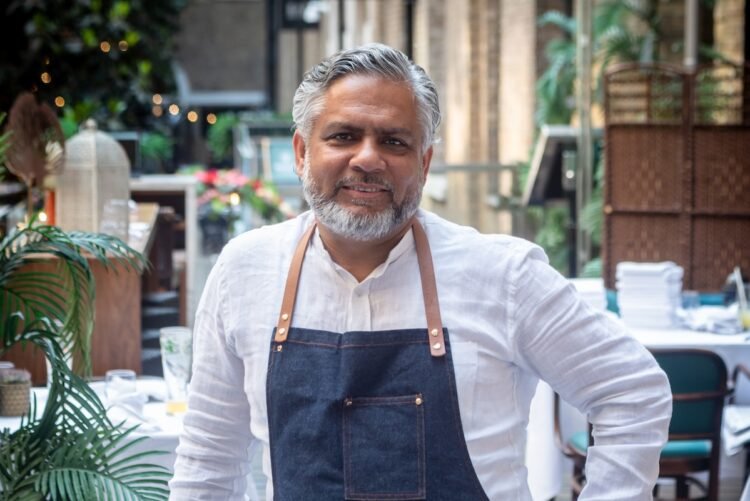 le-curry-le-plus-epice-du-monde-debarque-a-montreal-entretien-du-site-zeste-avec-le-chef-vivek-singh - Quebecoscope - L'Actualité Montréalaise 🔥 Préparez vos papilles : le curry le plus épicé du monde débarque à Montréal avec le chef Vivek Singh! ➡️ Tous les détails dans le premier commentaire ! #Montréal #CuisineÉpicée #BollywoodBurner