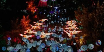 🎶✨ Le Quartier latin s’illumine ! Rendez-vous le 22 octobre pour une marche féérique avec lanternes, fanfare et concerts de Poirier & Alaclair Ensemble. #Montréal #Culture #QuartierLatin