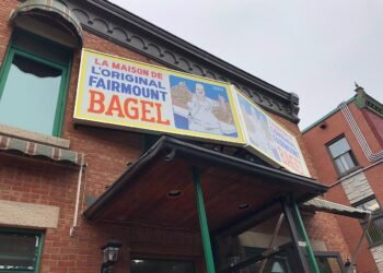 ☕️ Le Mile End ne vit plus seulement à l'heure des bagels ! Découverte de la nouvelle scène ultra-branchée des cafés artisans et pâtisseries innovantes. #MileEnd #Café #MTL