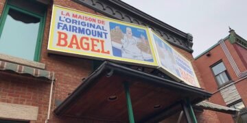 ☕️ Le Mile End ne vit plus seulement à l'heure des bagels ! Découverte de la nouvelle scène ultra-branchée des cafés artisans et pâtisseries innovantes. #MileEnd #Café #MTL