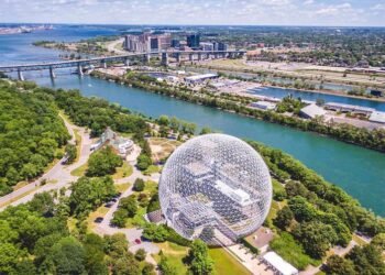 Montréal décroche le 2e rang mondial du classement des destinations durables. La métropole devance Stockholm et Amsterdam dans ce palmarès prestigieux.