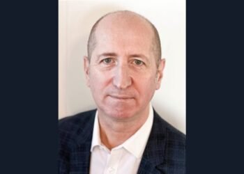 🏅 De la gestion hospitalière à la salle de classe : Philippe Besombes récompensé pour son excellence en enseignement #UdeM #Santé #Éducation