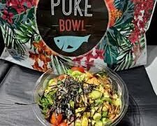 Une nouvelle adresse tendance à Montréal 🍲 Découvrez l’arrivée de la chaîne new-yorkaise Poke Bowl qui réinvente le fameux plat hawaïen!