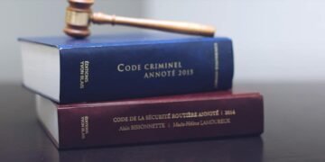 ⚖️ Démocratie en action : le Barreau et la Chambre des notaires lancent une campagne pour défendre l’état de droit. #Québec #Justice #Démocratie