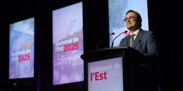 🏙️ Jean-Denis Charest sacré personnalité la plus influente de l’est de Montréal ! Transport, santé, économie : il incarne le renouveau d’un territoire en pleine transformation. #Montréal #CCEM #EstDeMontréal