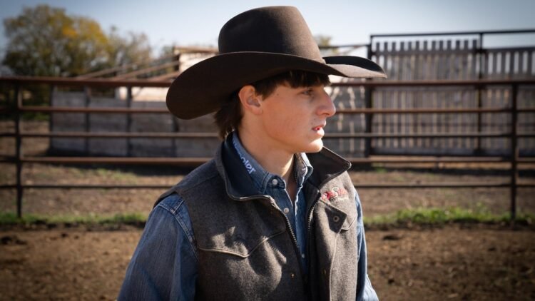 Jeremy Maisonneuve le Québécois qui dompte les taureaux et les records - Quebecoscope - L'Actualité Montréalaise Un Québécois dompte les taureaux 🐂🇨🇦 Jeremy Maisonneuve brille sur le circuit du rodéo canadien et vise désormais Las Vegas ! #Rodéo #JeremyMaisonneuve #MontrealMinute #BullRidersCanada