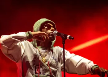 🎤 Joey Bada$$ annule sa tournée « Dark Aura », incluant sa date montréalaise au MTelus. Une déception pour les fans du rappeur new-yorkais. #Montréal #JoeyBadass #Concert #Culture