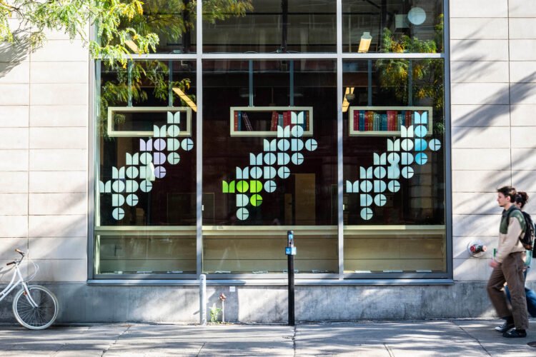 LÉcole supérieure de mode de lUQAM célèbre ses 30 ans avec une nouvelle identité visuelle - Quebecoscope - L'Actualité Montréalaise 🎉 Pour ses 30 ans, l’École supérieure de mode de l’UQAM se dote d’une nouvelle identité visuelle et organise un panel d’anciens diplômés le 5 novembre. #Mode #Montréal #UQAM