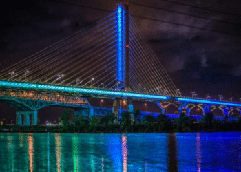 Le pont Samuel-De Champlain s’illumine en vert lime pour la Journée mondiale de la santé mentale