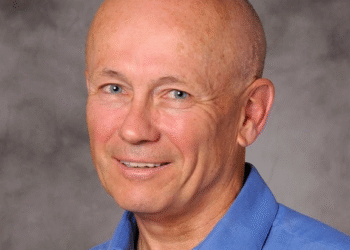 Un diplômé de McGill remporte le prix Nobel d’économie pour ses travaux sur l’innovation et la croissance